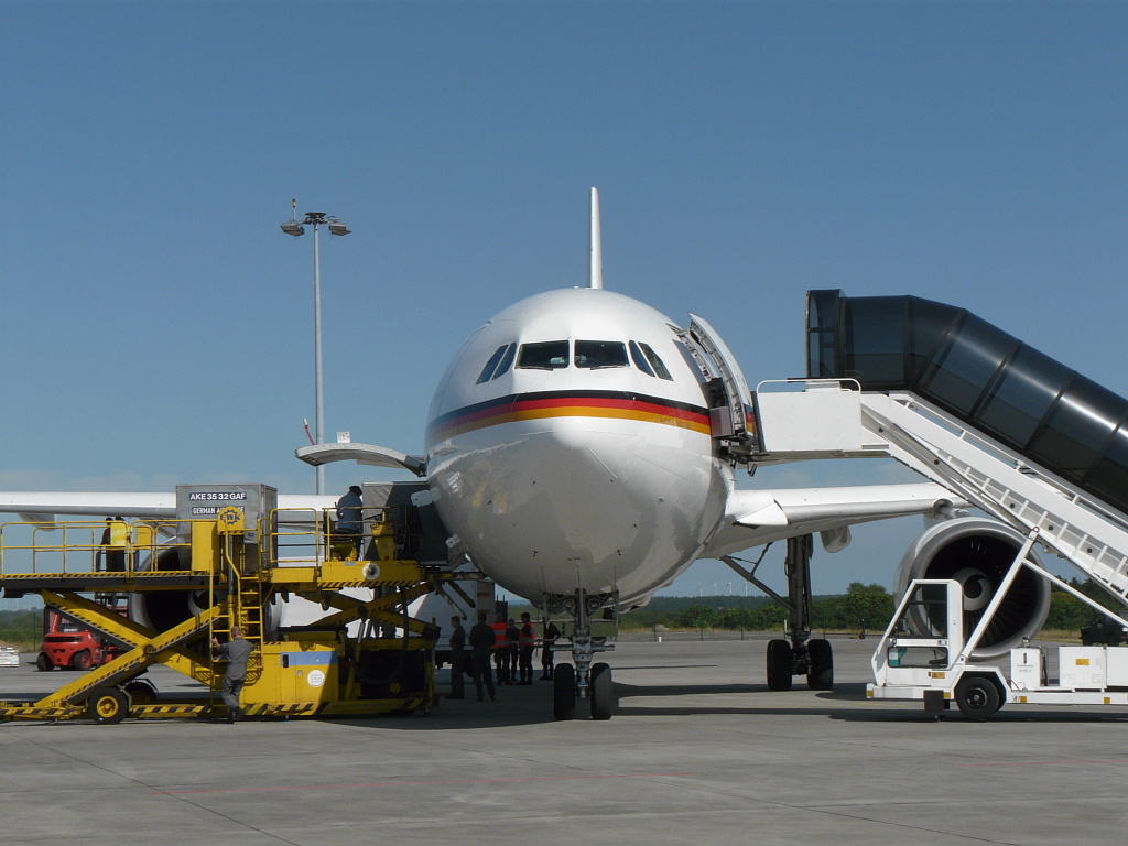 A310-304 MSN 498 10+21 "Konrad Adenauer"