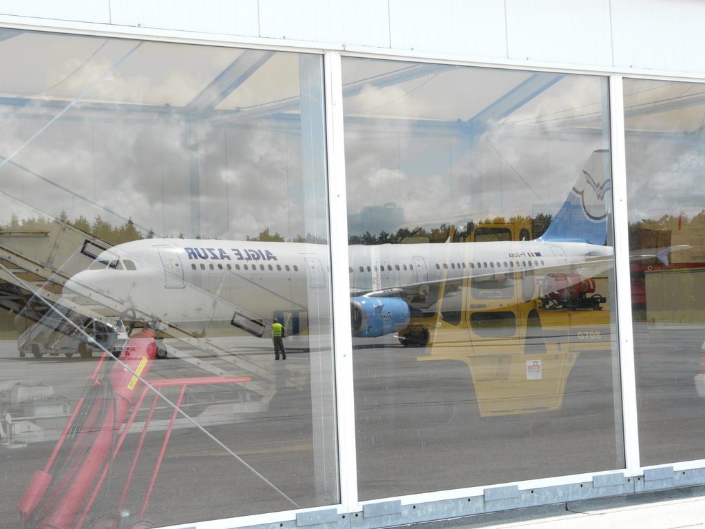 Nordholz Zivilflugplatz Airbus A321-211 Aigle Azur F-GUAA Charterflug MS Vistamar